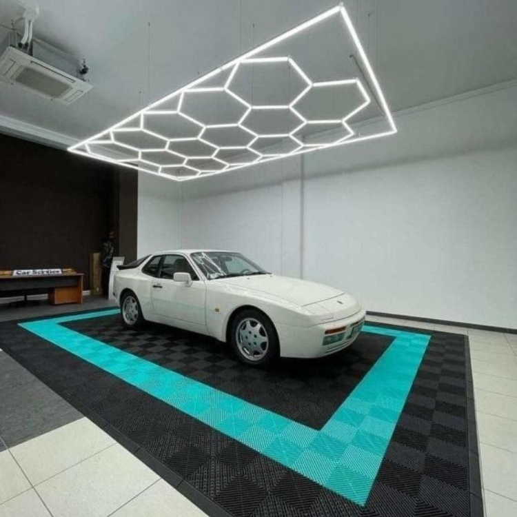 The garage PP grille has extremely strong load-bearing capacity. Even small cars and SUVs can be parked on it without any damage.
