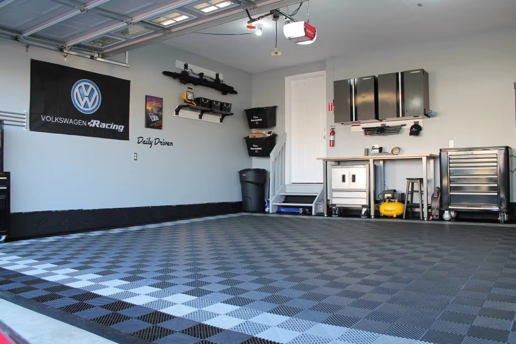 The PP grating combined with LED lights significantly enhances the overall appearance of the outdoor garage.